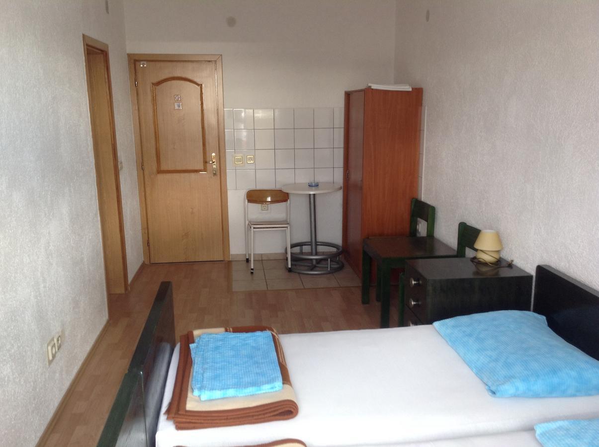 Katarina Apartments And Rooms Sibinj Krmpotski Kamer foto